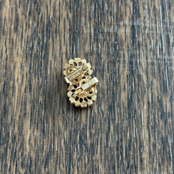 Avon Vintage Clip On Earrings Gold Tone Green Rhinestone Flower Design - Picture 2 of 3